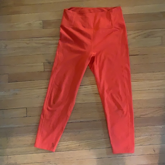 Red Girlfriend Collective 3/4 length leggings - Picture 2 of 3